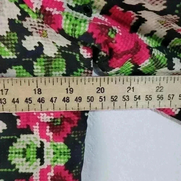 VOLCOM Girls Size Med/12 Mesh Lined Hooded Windbreaker Jacket Black Floral - Picture 6 of 8